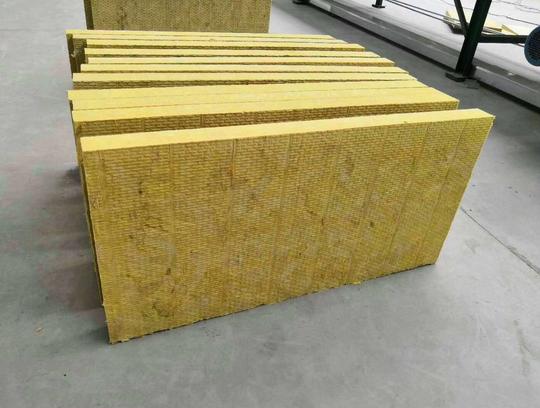 無機纖維噴涂棉吸音板與隔音板效果的區別